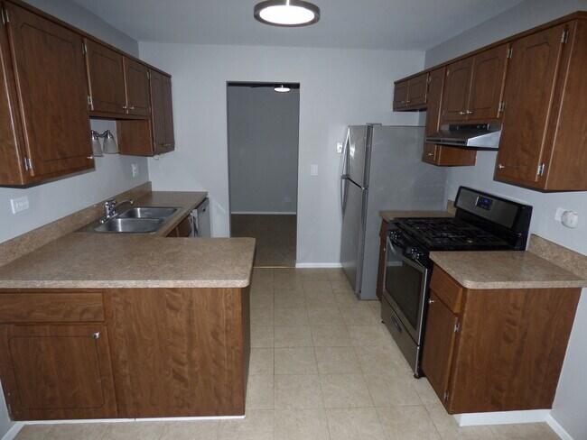Building Photo - 402 Sandalwood Ln