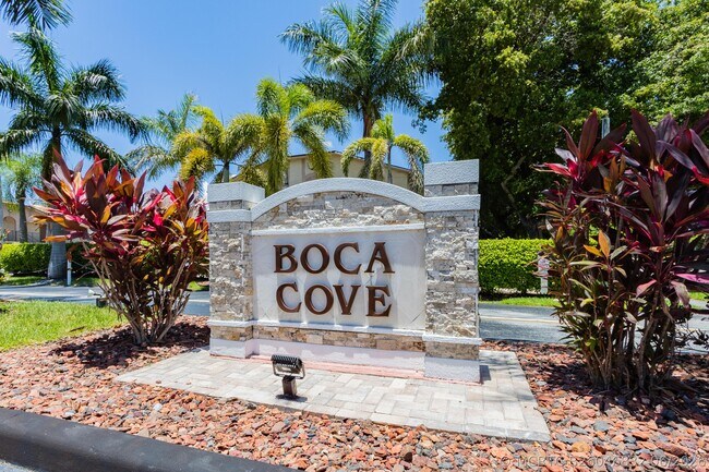 Building Photo - 9449 Boca Cove Cir