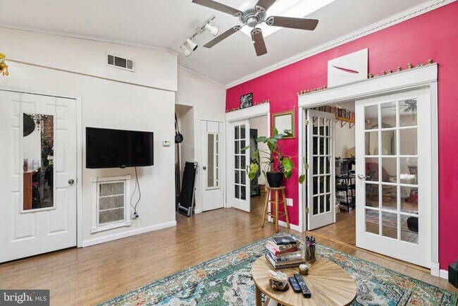 Building Photo - 1333 Pine St