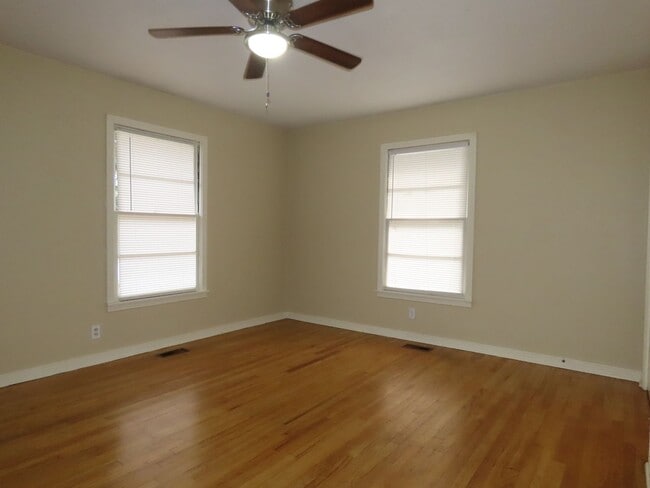 Building Photo - Updated 3 Bedroom, 1 Bathroom Home in Tyler