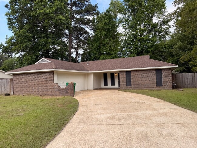 Building Photo - 3507 Camellia Cir