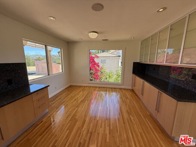 Building Photo - 4613 Reforma Rd