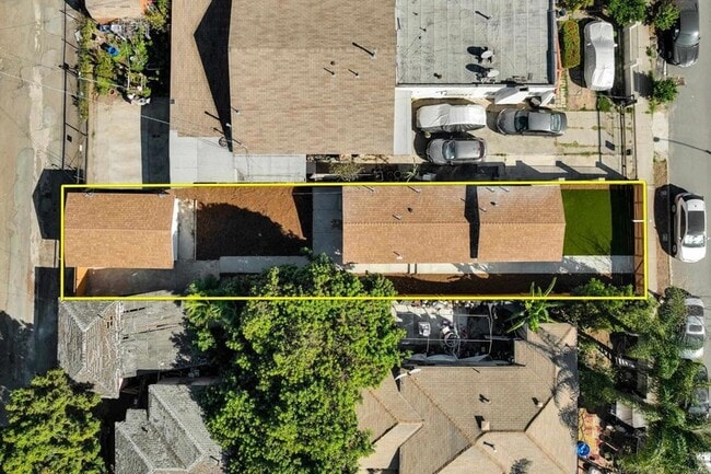 Building Photo - 4312 Winona Ave