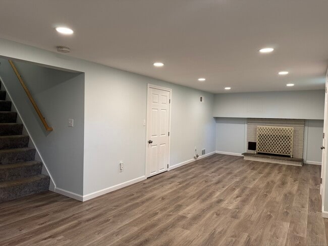 Building Photo - 18 Dogwood Rd