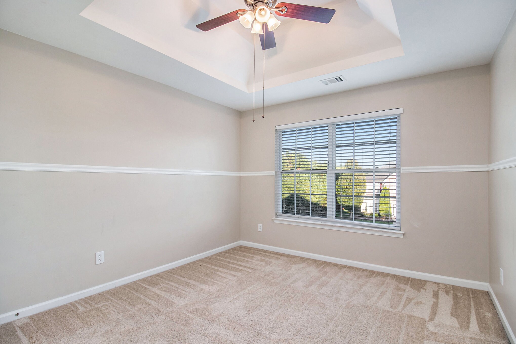 Building Photo - 395 Sugarberry Ln