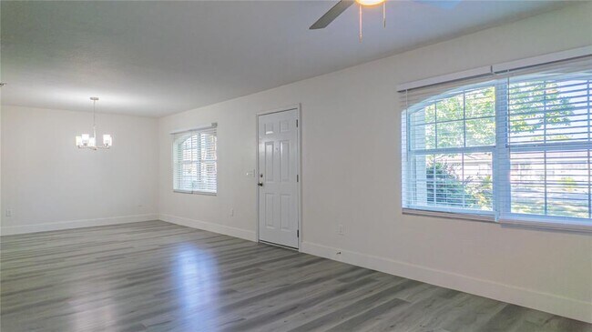 Building Photo - 4395 NE 33rd Ave