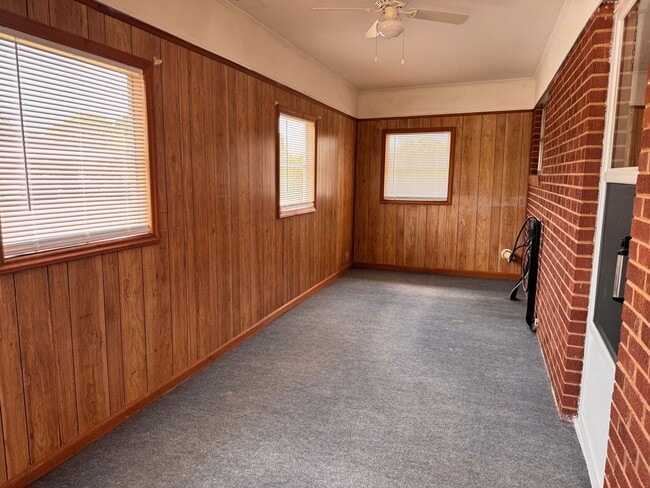 Building Photo - 3 Bed, 1.5 Bath brick home located on Gallimore Town Rd