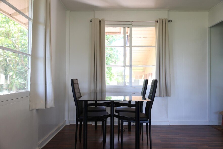 Building Photo - 320 Longley Pl