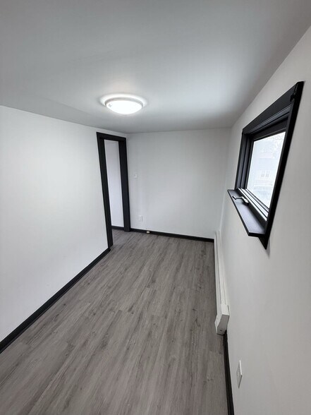 Building Photo - 3807 Pine Ave