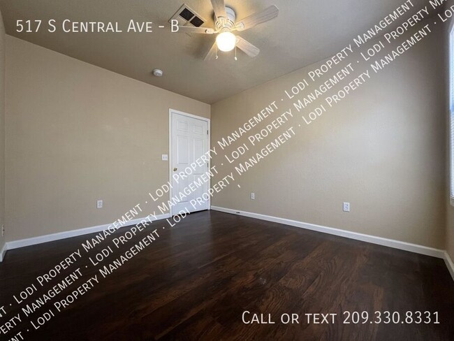 Building Photo - 517 S Central Ave