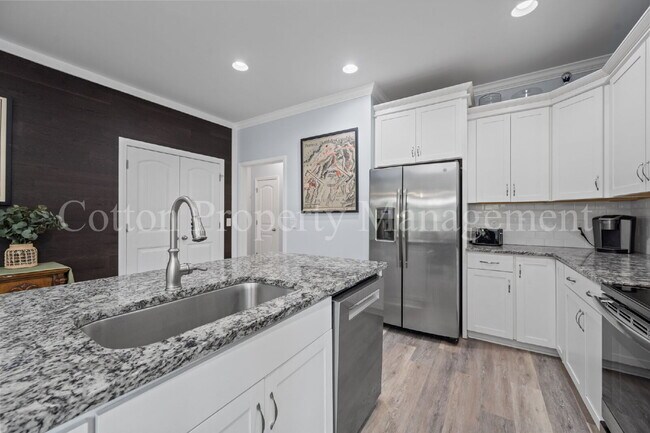 Building Photo - 807 Dan Owen Dr