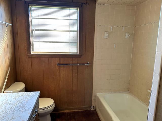 Building Photo - 706 Manson St