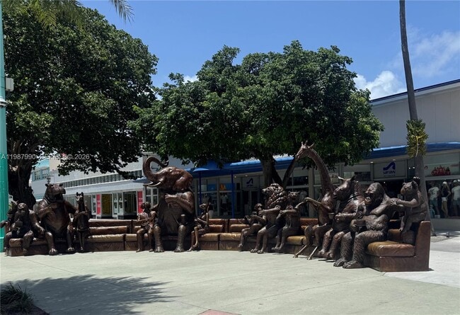 Building Photo - 100 Lincoln Rd