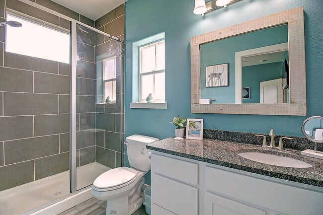 Building Photo - 1617 S Station St