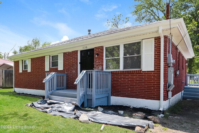 Building Photo - 1136 Lone Oak Ave