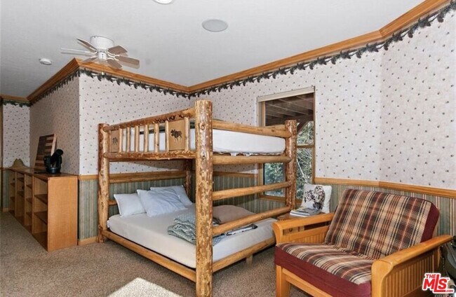 Building Photo - 1165 Green Mountain Dr