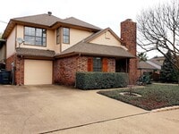 Building Photo - 1502 Villars St