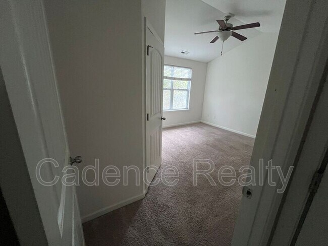 Building Photo - 202 Jordan Ln
