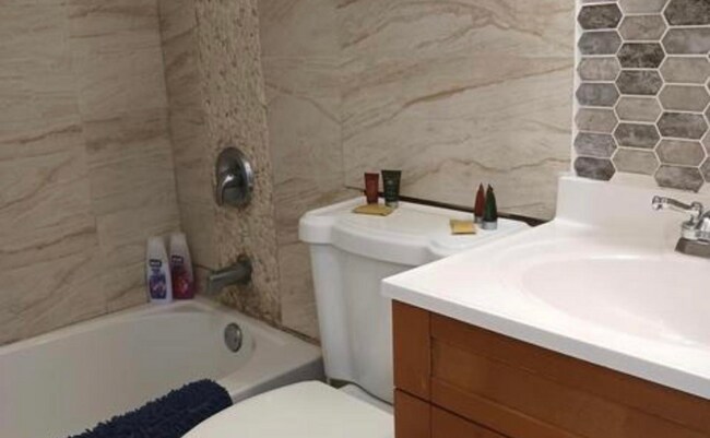 Building Photo - 7 45th St