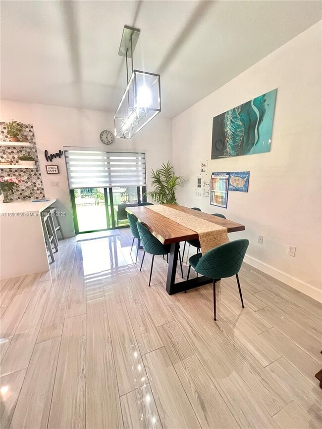 Building Photo - 4654 Santa Cruz Way