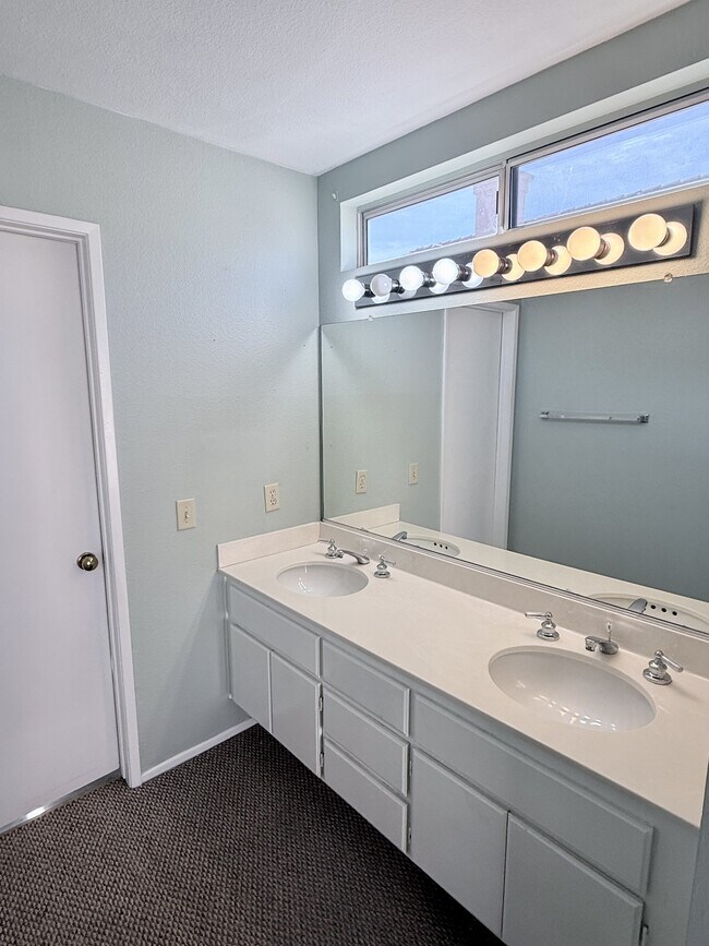 Building Photo - 28088 Orangegrove Ave