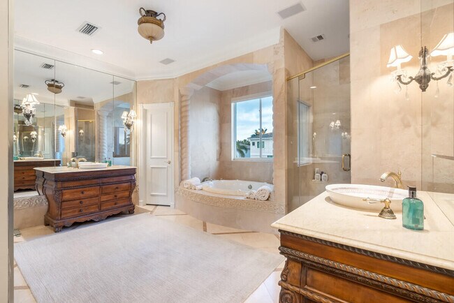 Building Photo - 961 Banyan Dr