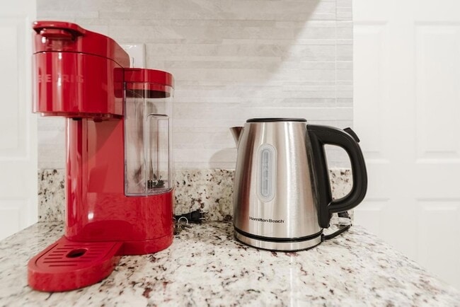 Building Photo - 1800 NW 4th Ave