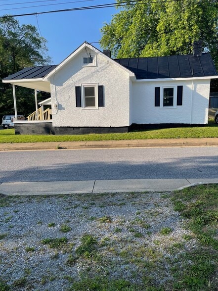 Side - 325 Pine St