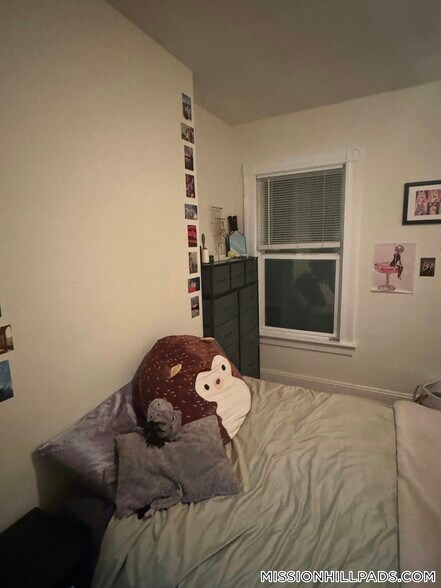 Building Photo - 74 Hillside St