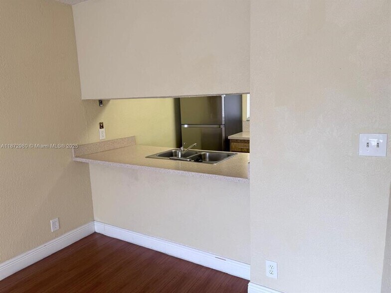 Building Photo - 3224 NW 103rd Ter