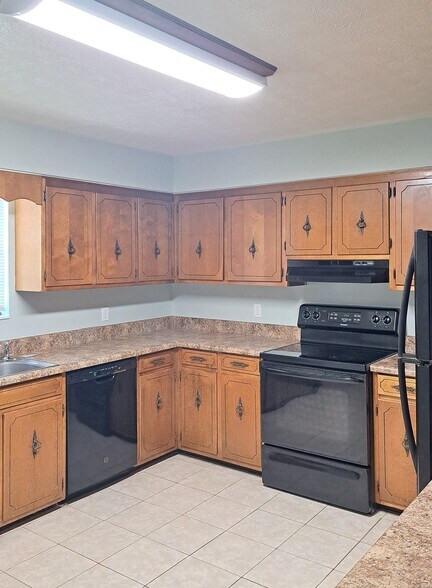 Building Photo - 3909 Ocean View Dr