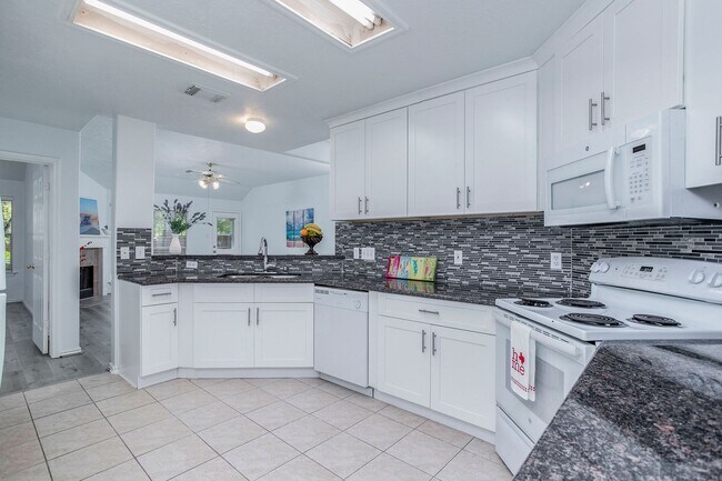 Building Photo - 34 Tallow Hill Pl