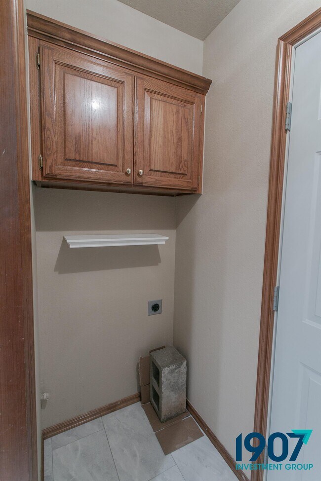 Building Photo - 1213 SW 133rd St