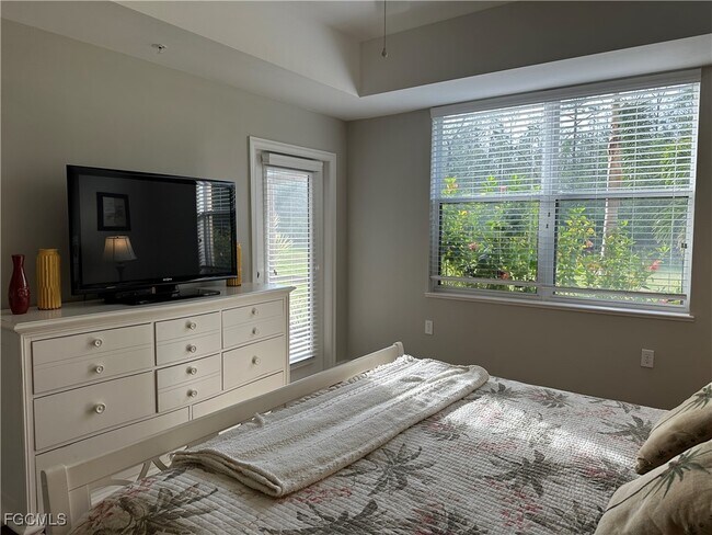 Building Photo - 10530 Amiata Way