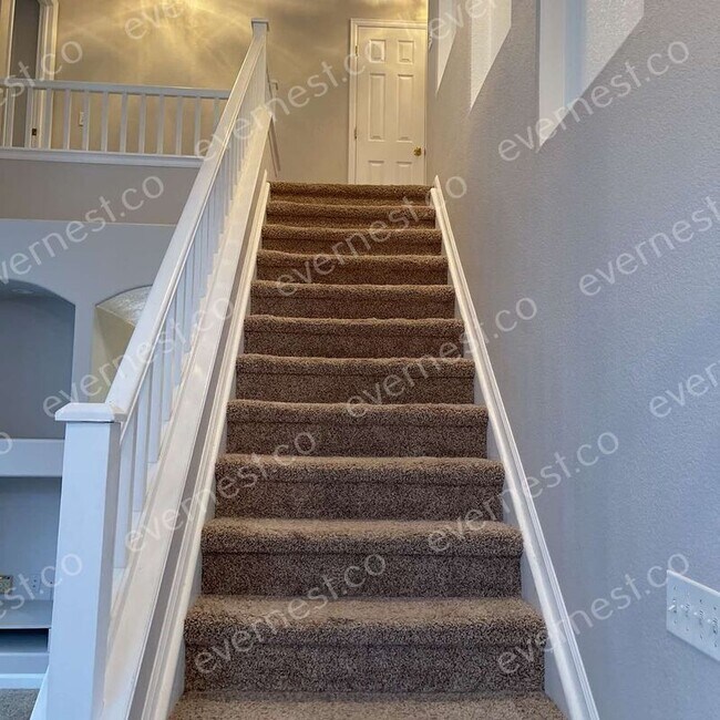 Building Photo - 8956 Goosander Way