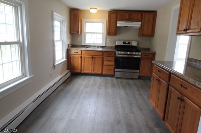 Building Photo - 28 White Meadow Ave