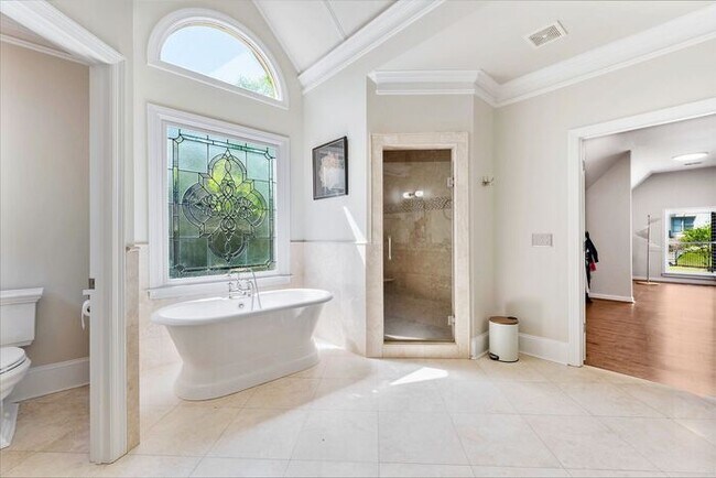 Building Photo - 7015 Blackthorn Ln