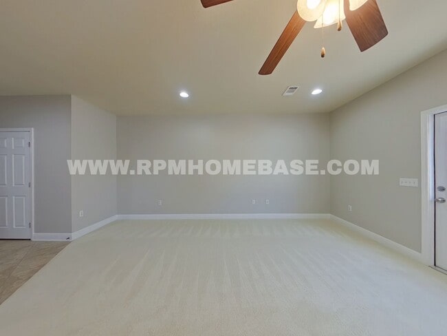 Building Photo - Charming Rental Townhome in Reserve Pointe...