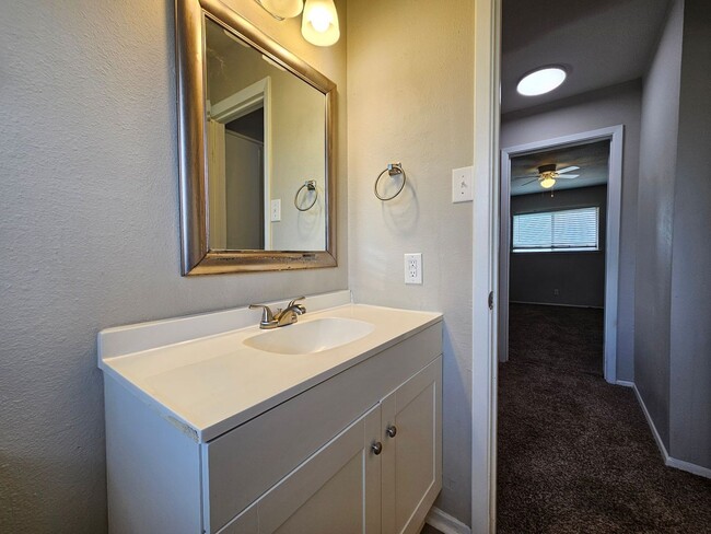 Building Photo - 3106 Trenton Dr