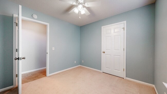 Building Photo - 4 Bedrooms, 2 Bathrooms in the Heart of Richmond Hill - Mulberry Subdivision