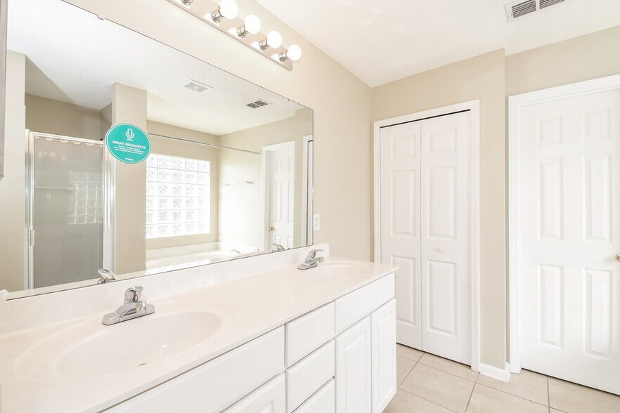 Building Photo - 9425 Harrier Ct