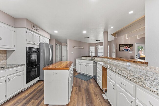 Building Photo - 117 Holly Hill Dr