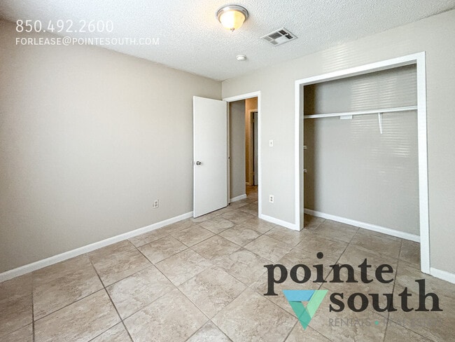Building Photo - 6415 Schoel Ln
