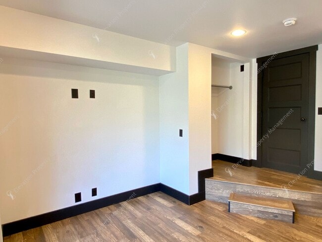 Building Photo - Unfurnished - Charming 3-Bedroom Home in D...