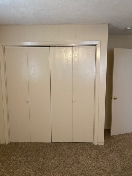 Closet - 407 Crawford Ave