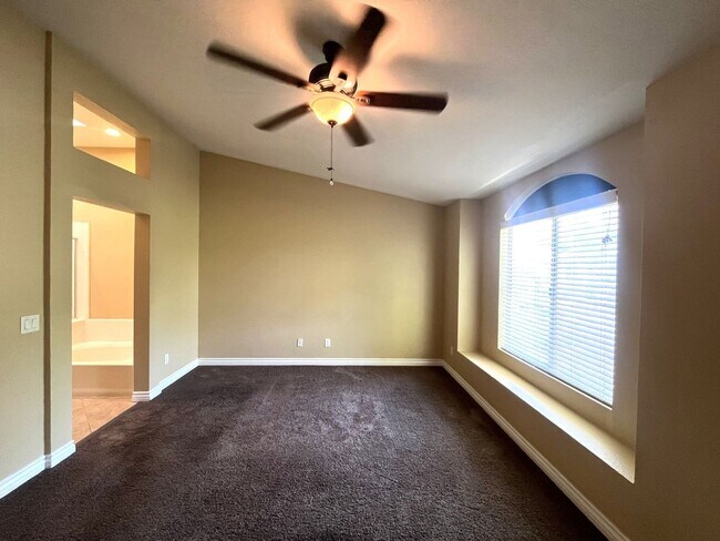 Building Photo - 3 bed, 3 bath located in Ontario, CA!