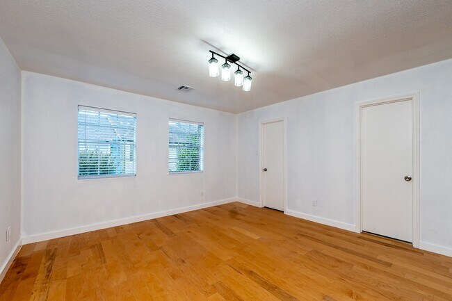 Building Photo - 8486 Ariel St