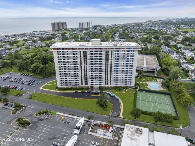 Building Photo - 1 Channel Dr