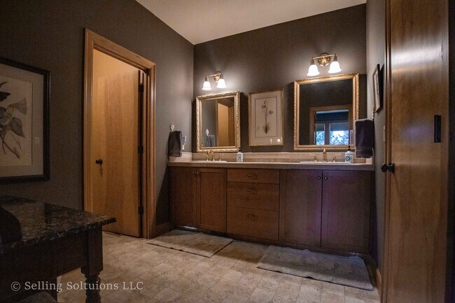 Building Photo - 5010 SE 362nd Ave