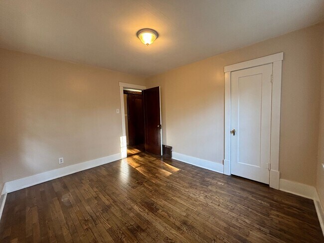 Building Photo - Available Now!  Single family home just mi...